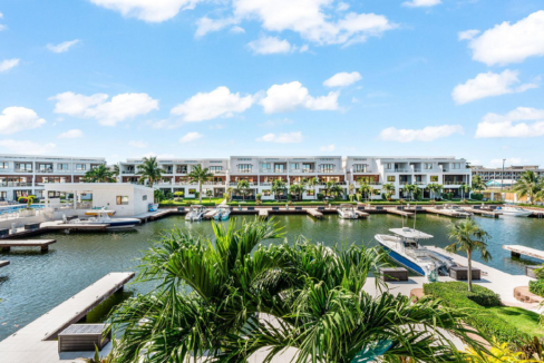 arvia-grand-harbour-3br-canal-front-cayman-islands-ushombi-3