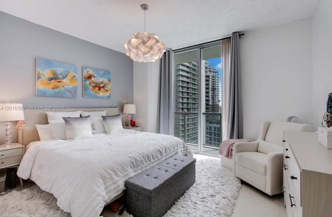 axis-brickell-2br-open-concept-condo-miami-florida-ushombi-7