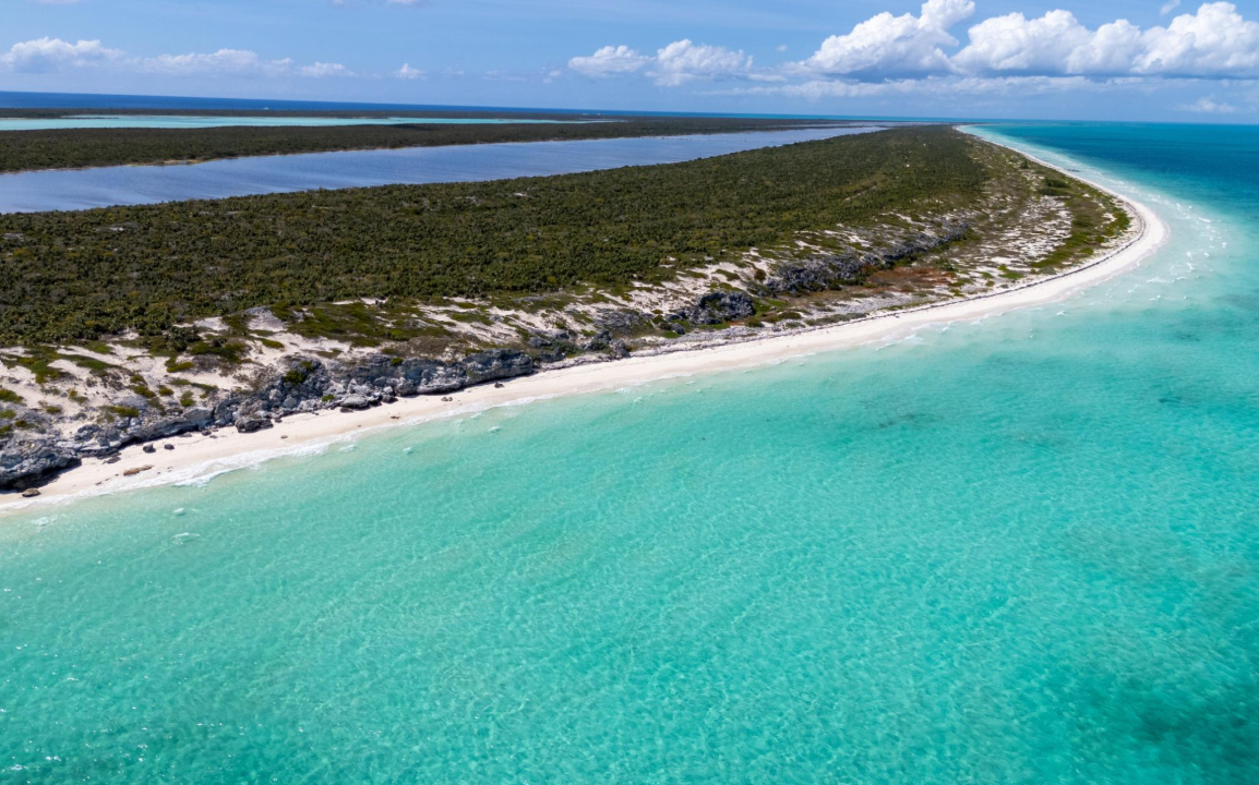 west-caicos-144-acre-rare-opportunity-turks-and-caicos-ushombi-6