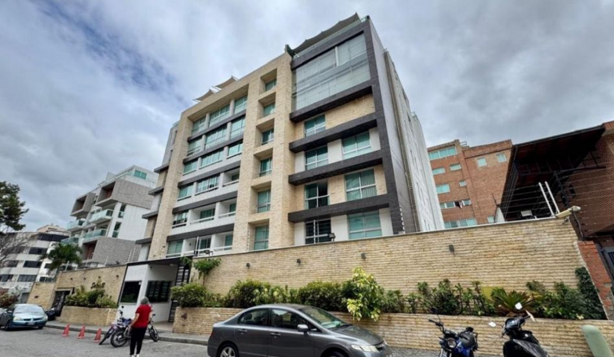 caracas-los-naranjos-5br-penthouse-caracas-venezuela-ushombi-2