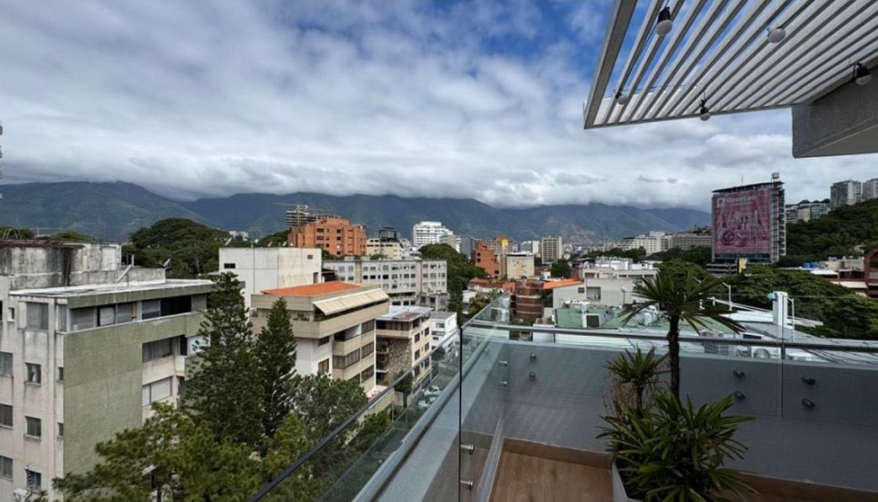 caracas-los-naranjos-5br-penthouse-caracas-venezuela-ushombi-3