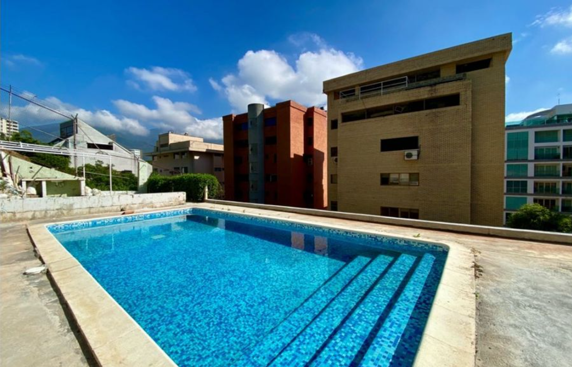 las-mercedes-caracas-remodeled-4br-condo-caracas-venezuela-ushombi-1