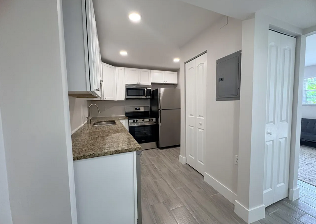 lighthouse-point-1br-turn-key-condo-lighthouse-point-ushombi-5