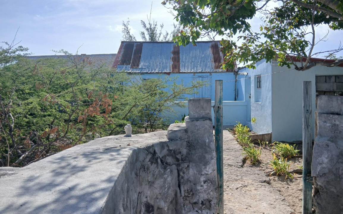 salt-raker-cottage-2br-in-tci-ushombi-1
