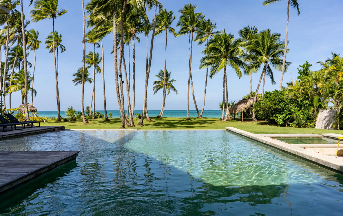 villa-rosabaya-luxury-oceanfront-playa-coson-ushombi-1