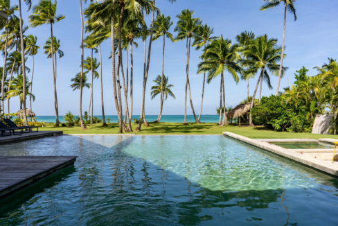 villa-rosabaya-luxury-oceanfront-playa-coson-ushombi-1
