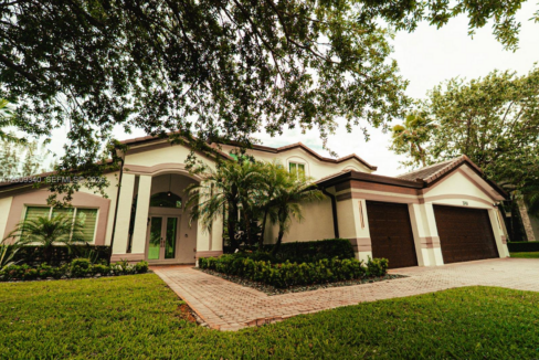 windsor-palms-renovated-5br-home-miramar-florida-ushombi-2
