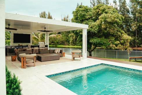 windsor-palms-renovated-5br-home-miramar-florida-ushombi-3