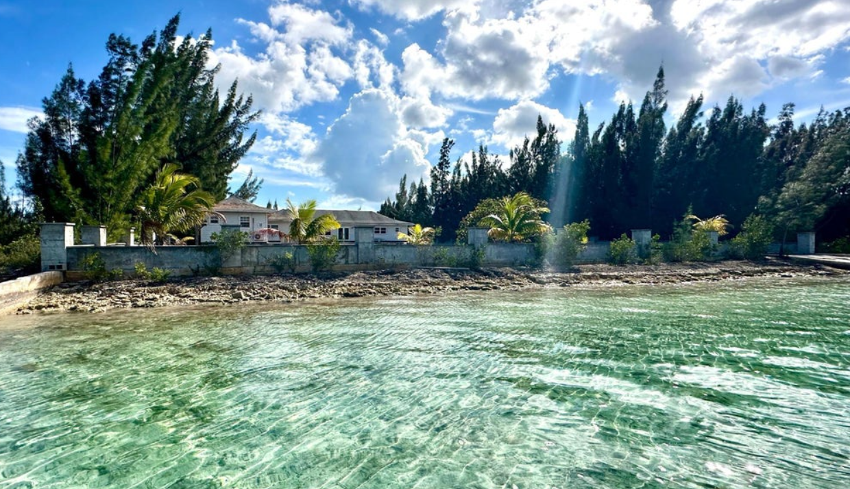 24-sunset-point-andros-4br-waterfront-home-bahamas-ushombi-1