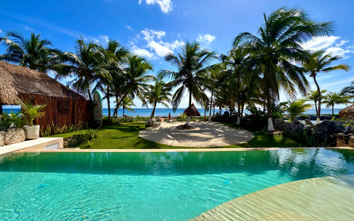 casacun-3br-beachfront-condo-mexico-ushombi-1