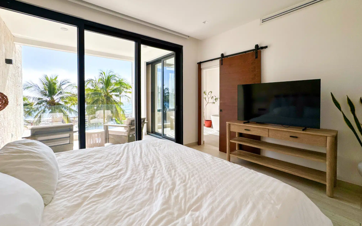 casacun-3br-beachfront-condo-mexico-ushombi-11