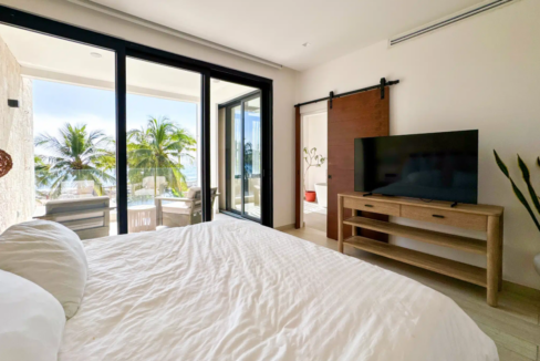 casacun-3br-beachfront-condo-mexico-ushombi-11