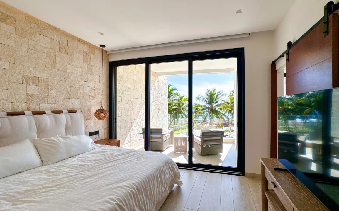 casacun-3br-beachfront-condo-mexico-ushombi-8