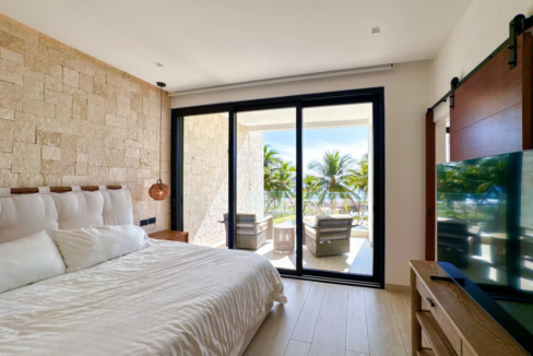 casacun-3br-beachfront-condo-mexico-ushombi-8