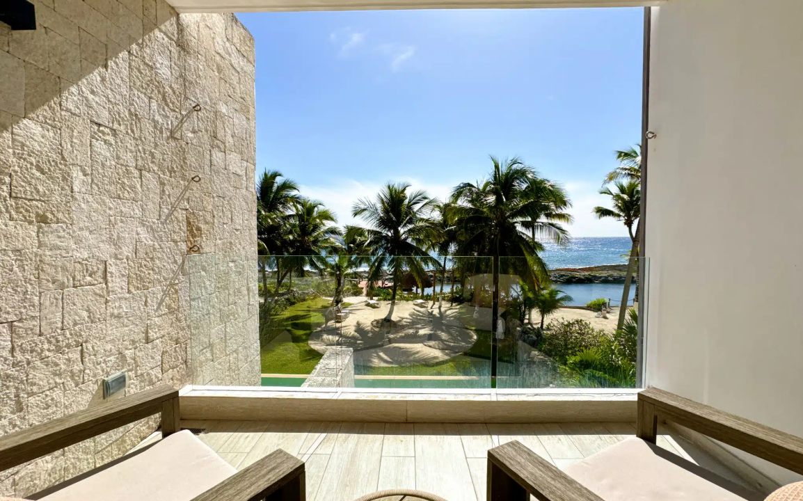 casacun-3br-beachfront-condo-mexico-ushombi-9