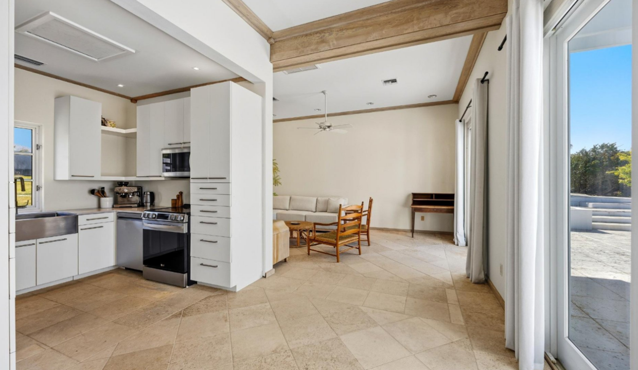 coconut-grove-estate-3br-estate-bahamas-ushombi-6