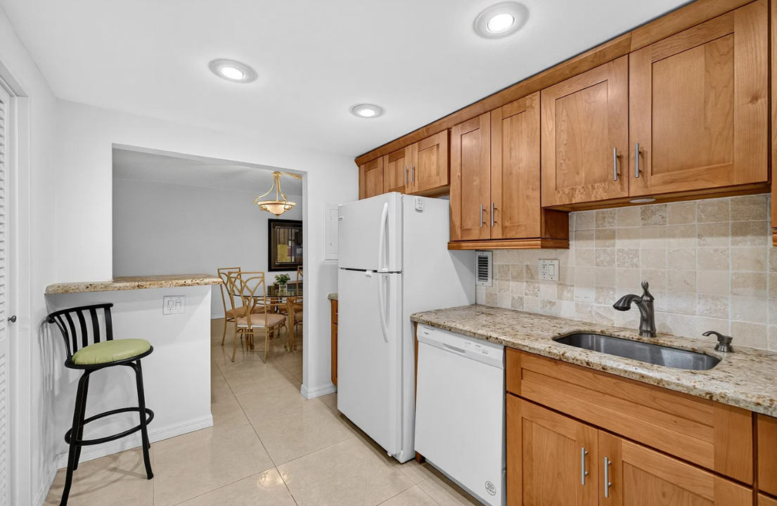 galt-towers-1br-waterfront-condo-florida-ushombi-8
