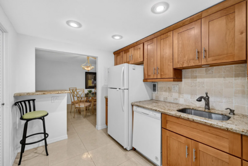 galt-towers-1br-waterfront-condo-florida-ushombi-8