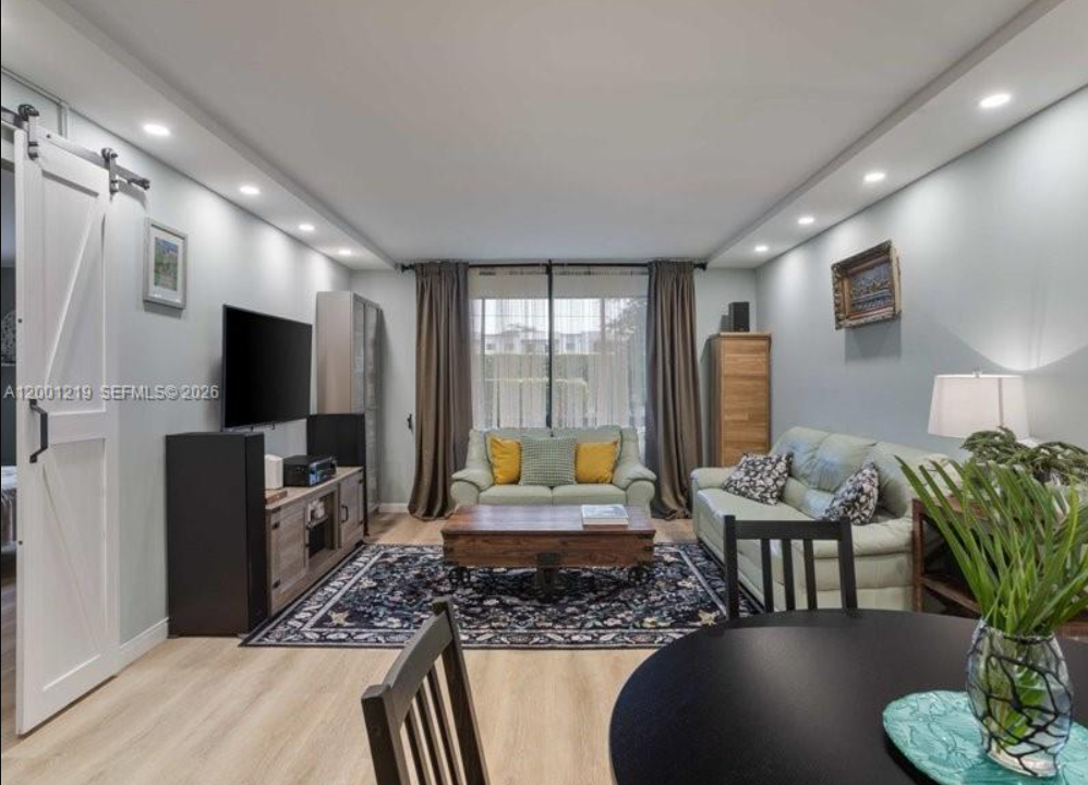 tamarac-gate-one-condo-1br-opportunity-florida-ushombi-5