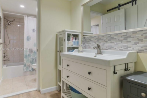 tamarac-gate-one-condo-1br-opportunity-florida-ushombi-9