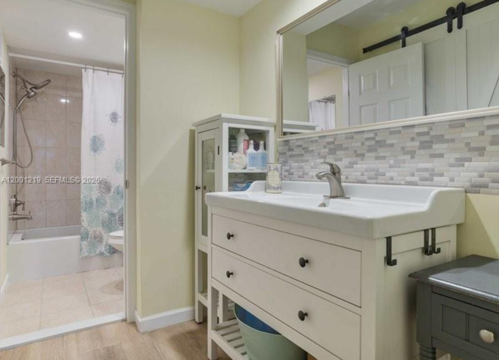 tamarac-gate-one-condo-1br-opportunity-florida-ushombi-9