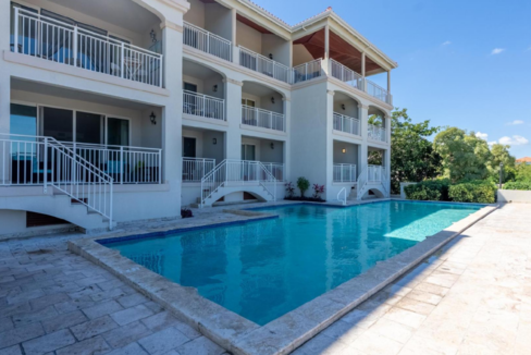 the-bight-4-206-1br-in-turtle-cove-turks-and-caicos-ushombi-2