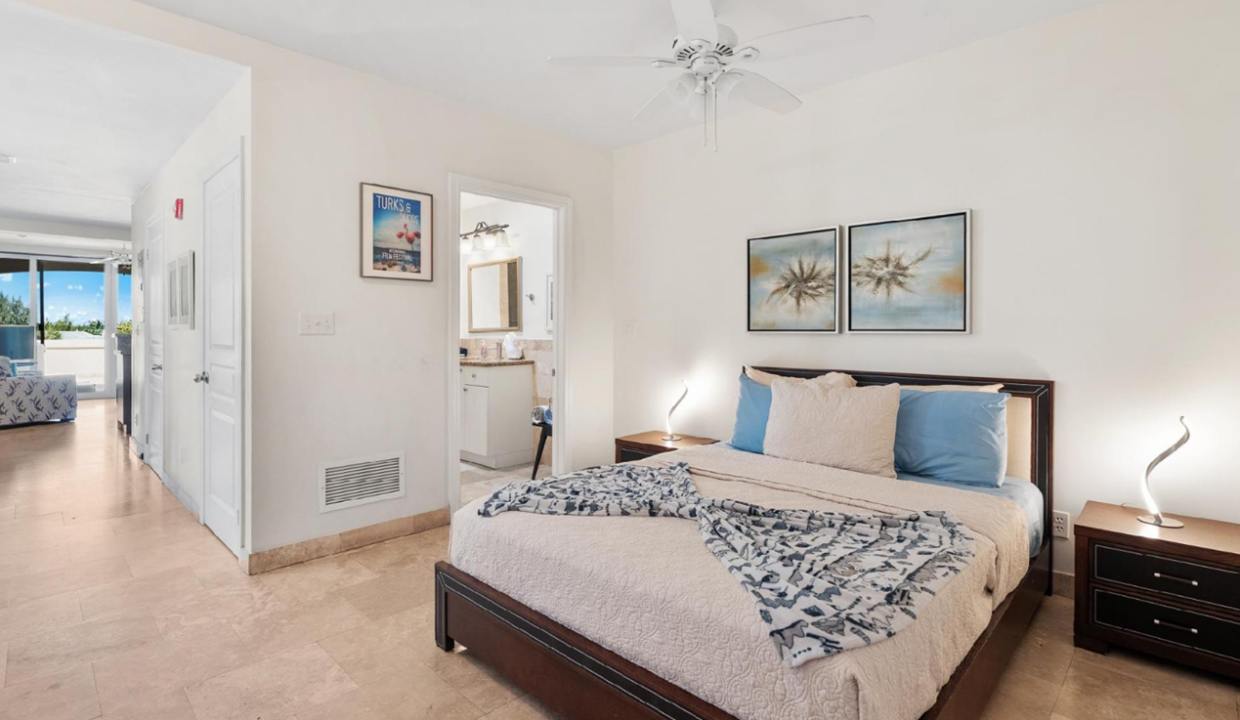 the-bight-4-206-1br-in-turtle-cove-turks-and-caicos-ushombi-3