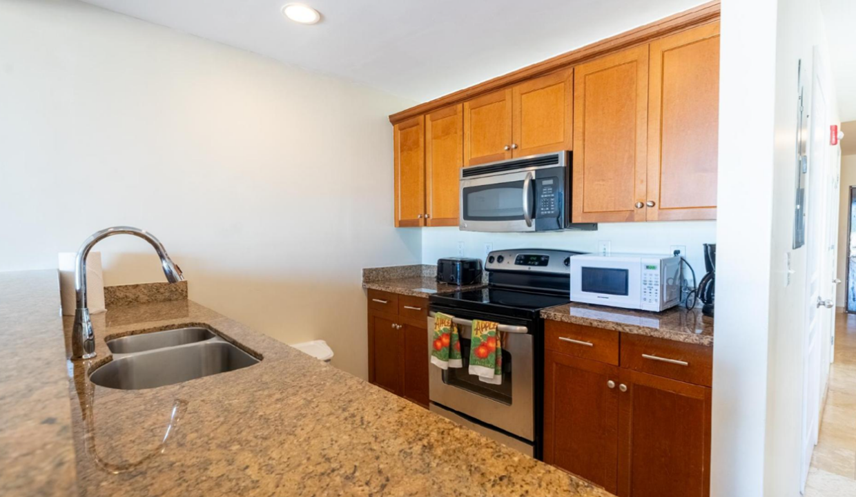 the-bight-4-206-1br-in-turtle-cove-turks-and-caicos-ushombi-6