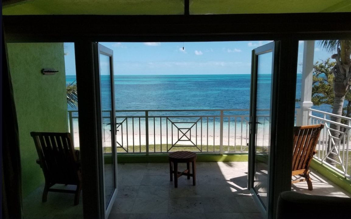 west-end-bahamas-1br-beachfront-condo-bahamas-ushombi-2