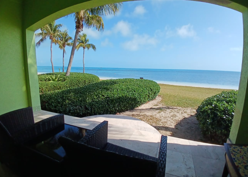 west-end-bahamas-1br-beachfront-condo-bahamas-ushombi-3