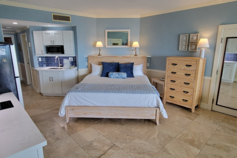 west-end-bahamas-1br-beachfront-condo-bahamas-ushombi-4