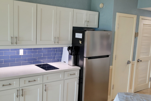 west-end-bahamas-1br-beachfront-condo-bahamas-ushombi-6