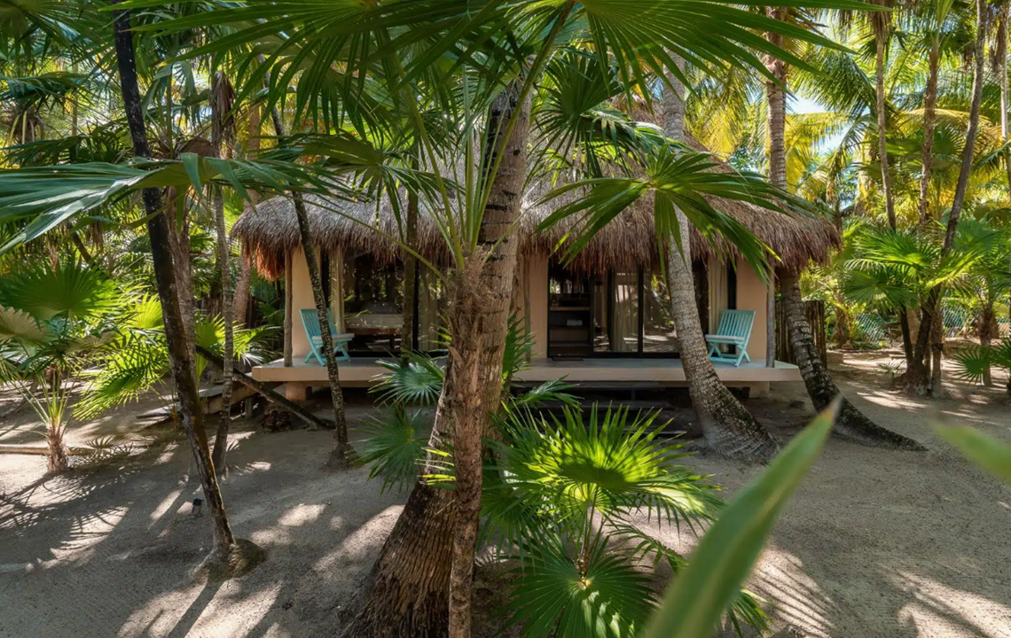 casa-chic-tulum-7br-beachfront-villa-mexico-ushombi-15
