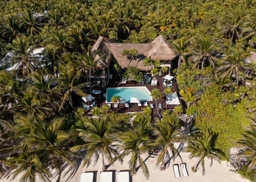 casa-chic-tulum-7br-beachfront-villa-mexico-ushombi-5