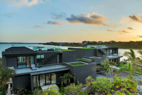 waterfront-onyx-twin-villas-in-grace-bay-tci-ushombi-1