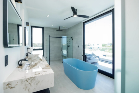 waterfront-onyx-twin-villas-in-grace-bay-tci-ushombi-12