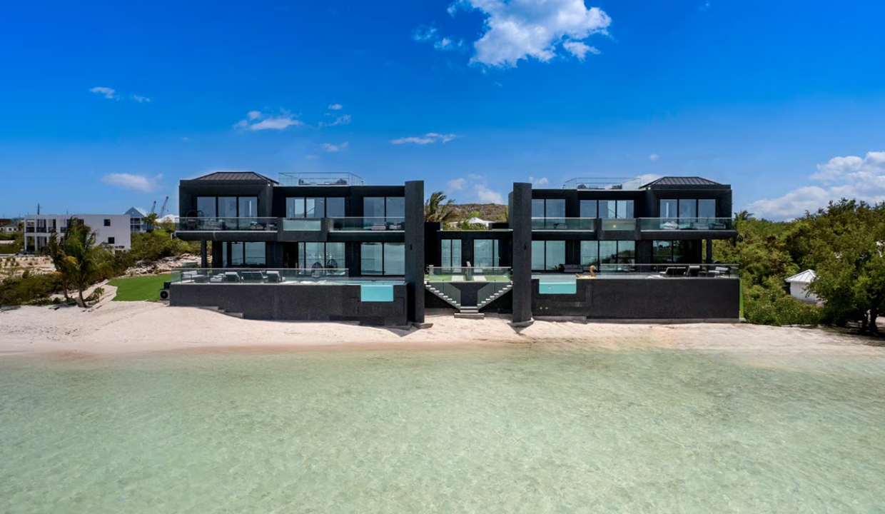 waterfront-onyx-twin-villas-in-grace-bay-tci-ushombi-5