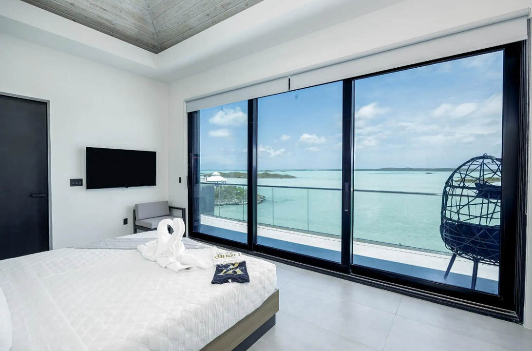 waterfront-onyx-twin-villas-in-grace-bay-tci-ushombi-8