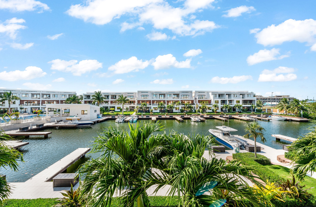 arvia-3br-canal-front-unit-with-dock-ky-ushombi-2