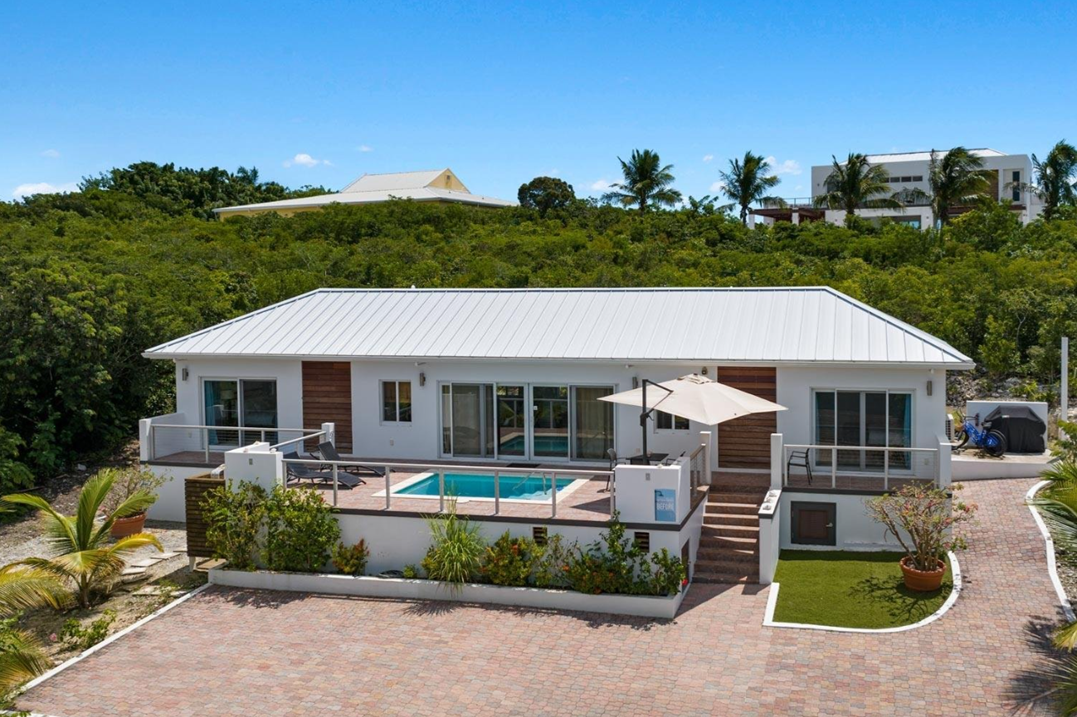 gecko-court-10-4br-oceanview-villa-tci-ushombi-3