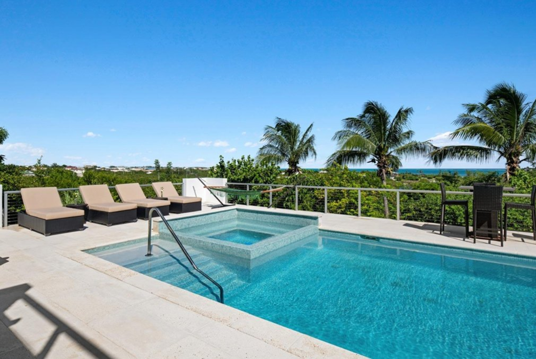gecko-court-10-4br-oceanview-villa-tci-ushombi-5