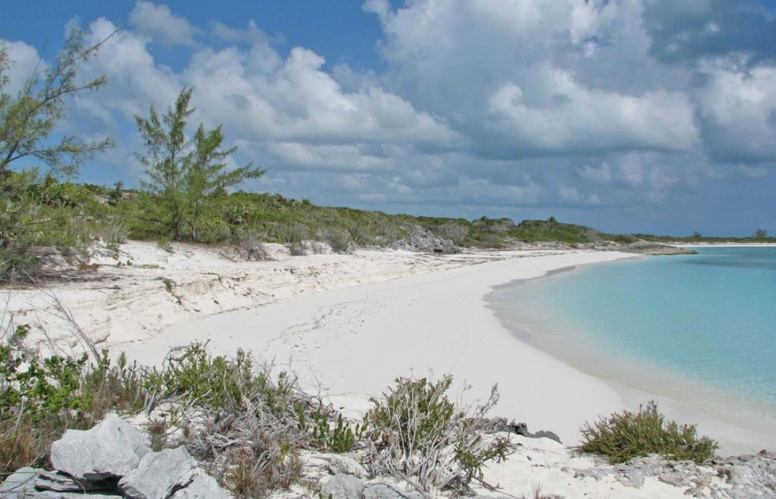 little-exuma-bahamas-243-acre-opportunity-bahamas-ushombi-8