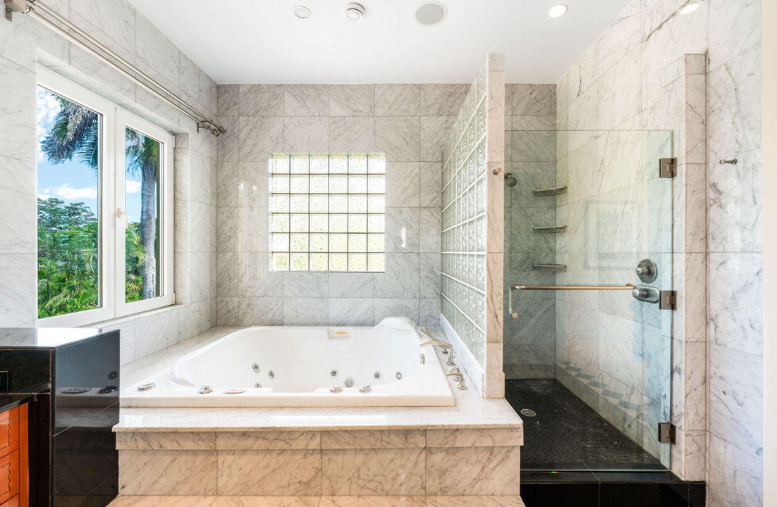villa-gabrielle-luxury-oceanfront-estate-cayman-islands-ushombi-10