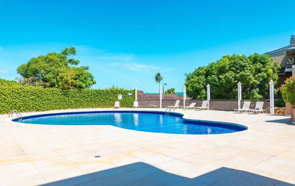 27-norman-manley-blvd-2br-in-negril-jamaica-ushombi-1