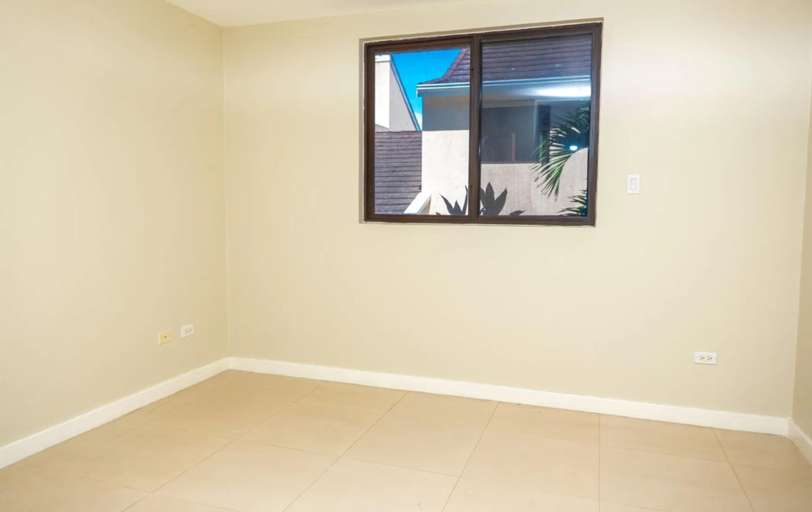 27-norman-manley-blvd-2br-in-negril-jamaica-ushombi-5