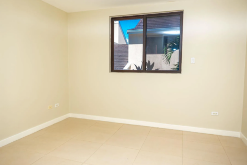 27-norman-manley-blvd-2br-in-negril-jamaica-ushombi-5