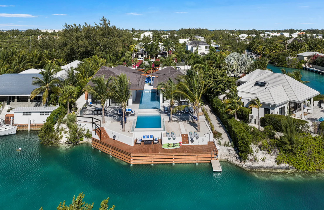 aqua-solis-villa-5br-waterfront-tci-ushombi-1