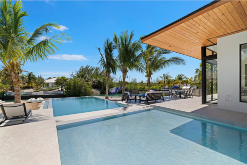 aqua-solis-villa-5br-waterfront-tci-ushombi-4