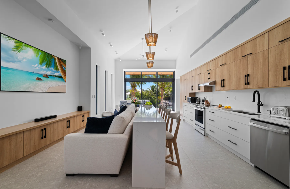 aqua-solis-villa-5br-waterfront-tci-ushombi-5