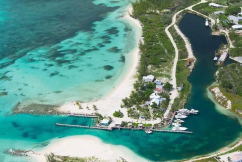 frazier-tract-340-acres-in-rum-cay-bahamas-ushombi-1